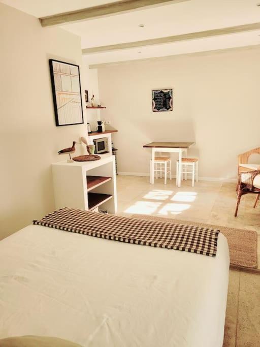 La Maison Blanche Intra-Muros Free Parking Aigues-Mortes Buitenkant foto