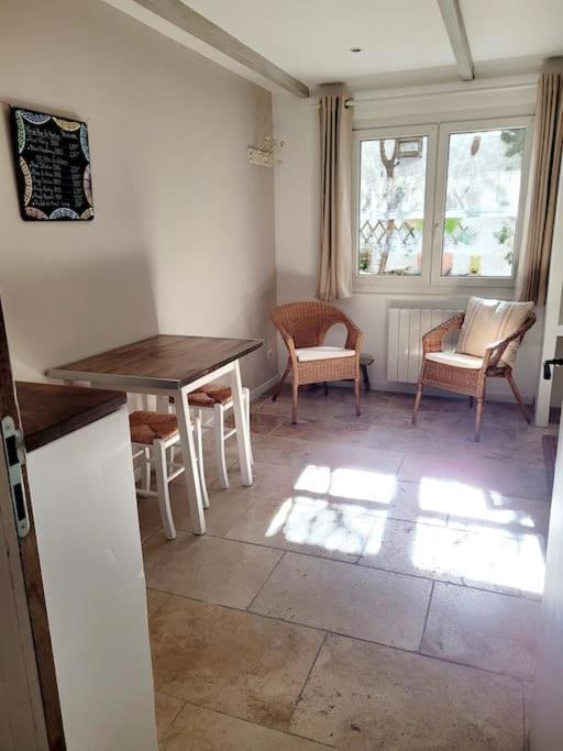 La Maison Blanche Intra-Muros Free Parking Aigues-Mortes Buitenkant foto
